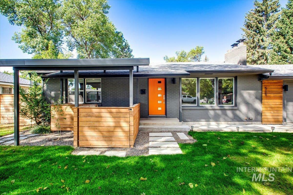 Property Photo:  515 N Garden St  ID 83706-1946 