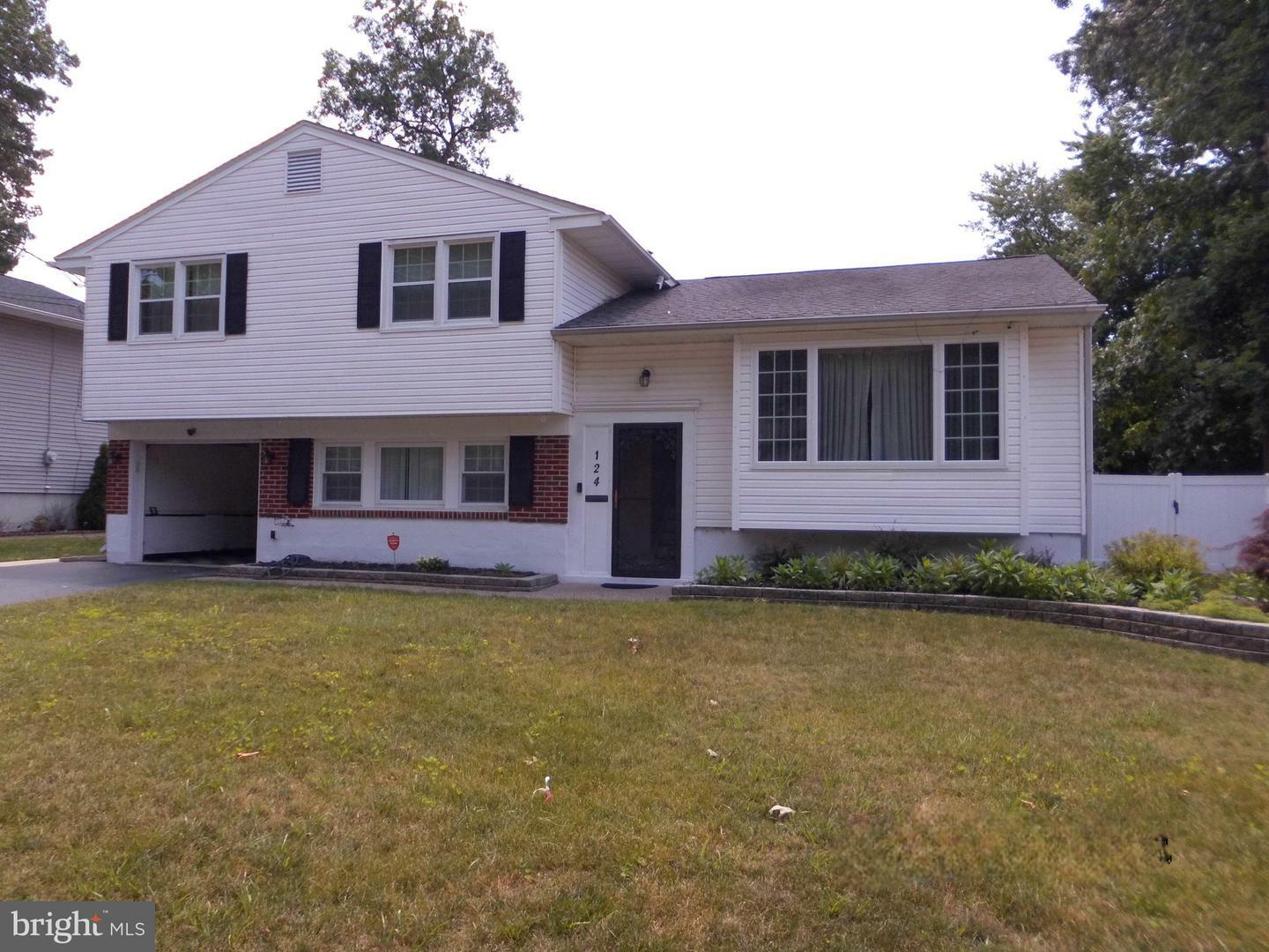 Property Photo:  124 Sherwood Drive  NJ 08012 