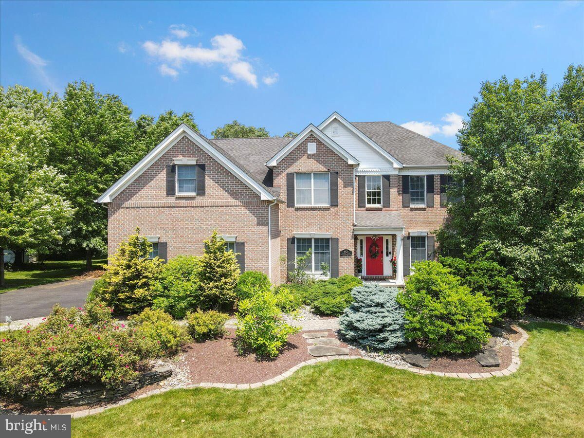 Property Photo:  4421 Anthony Drive  PA 18020 