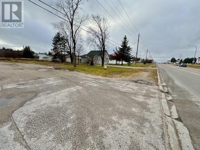 452 Government St — photo 1
