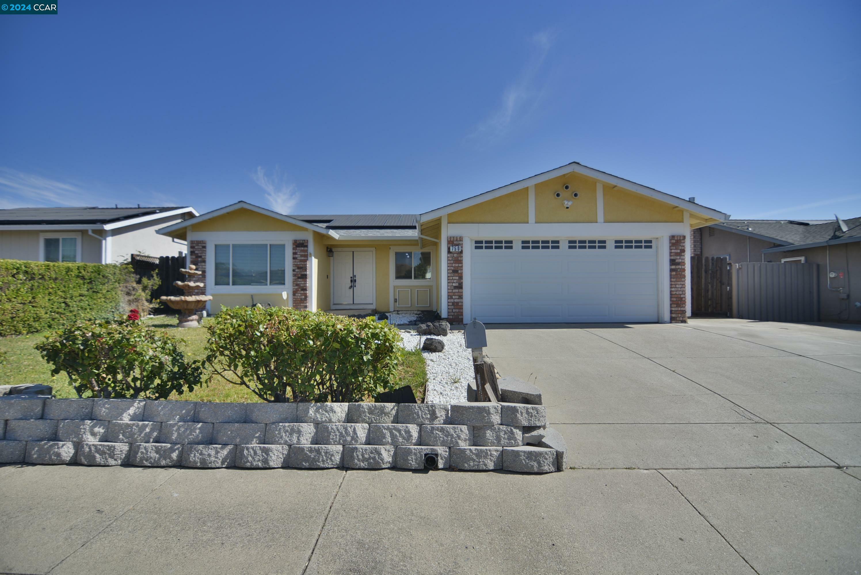 Property Photo:  750 Andrea Way  CA 94565 