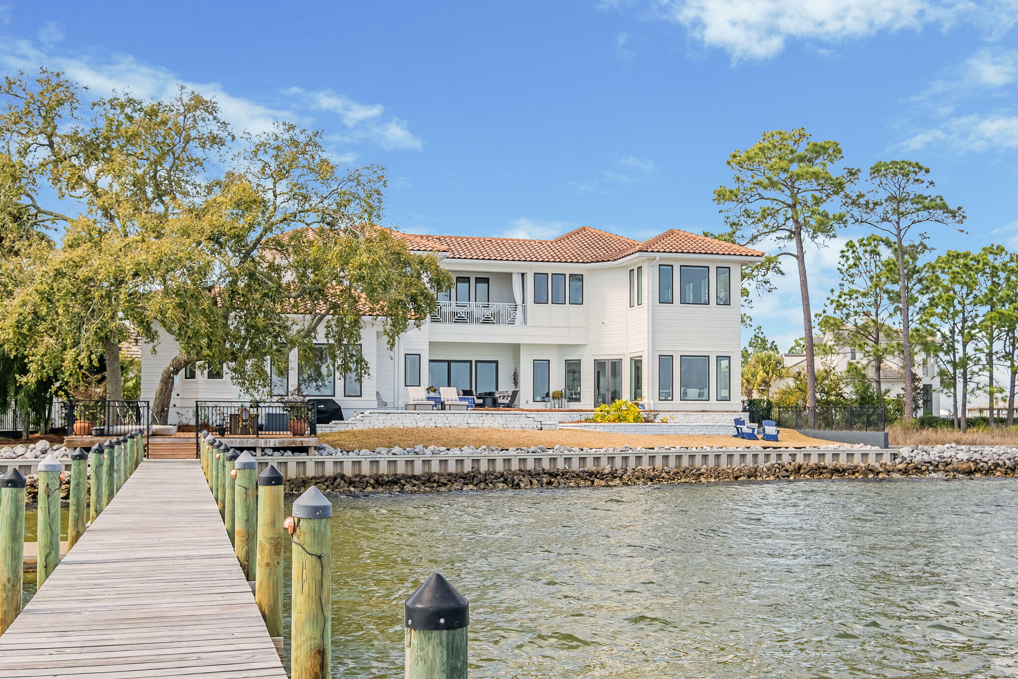 Property Photo:  1807 Driftwood Point Rd Road  FL 32459 