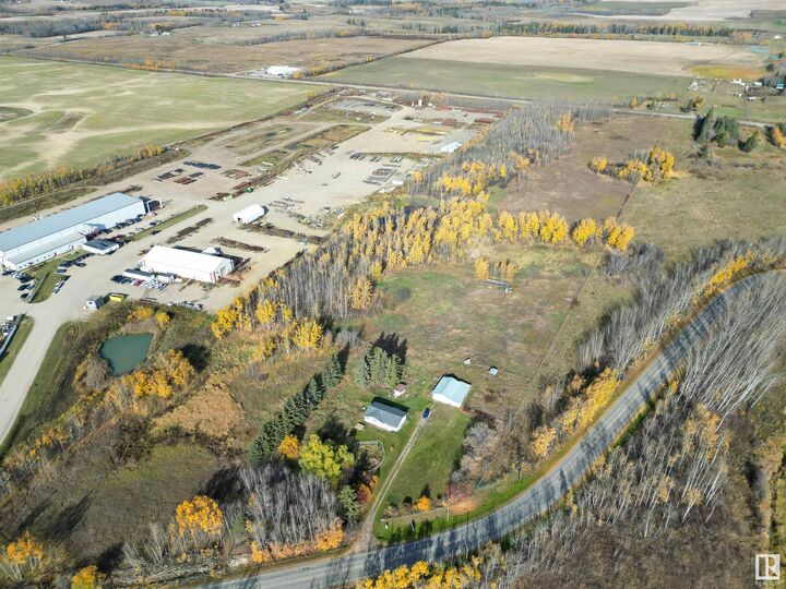 Property Photo:  5308 Lac Ste. Anne Trail  AB T0E 1V0 