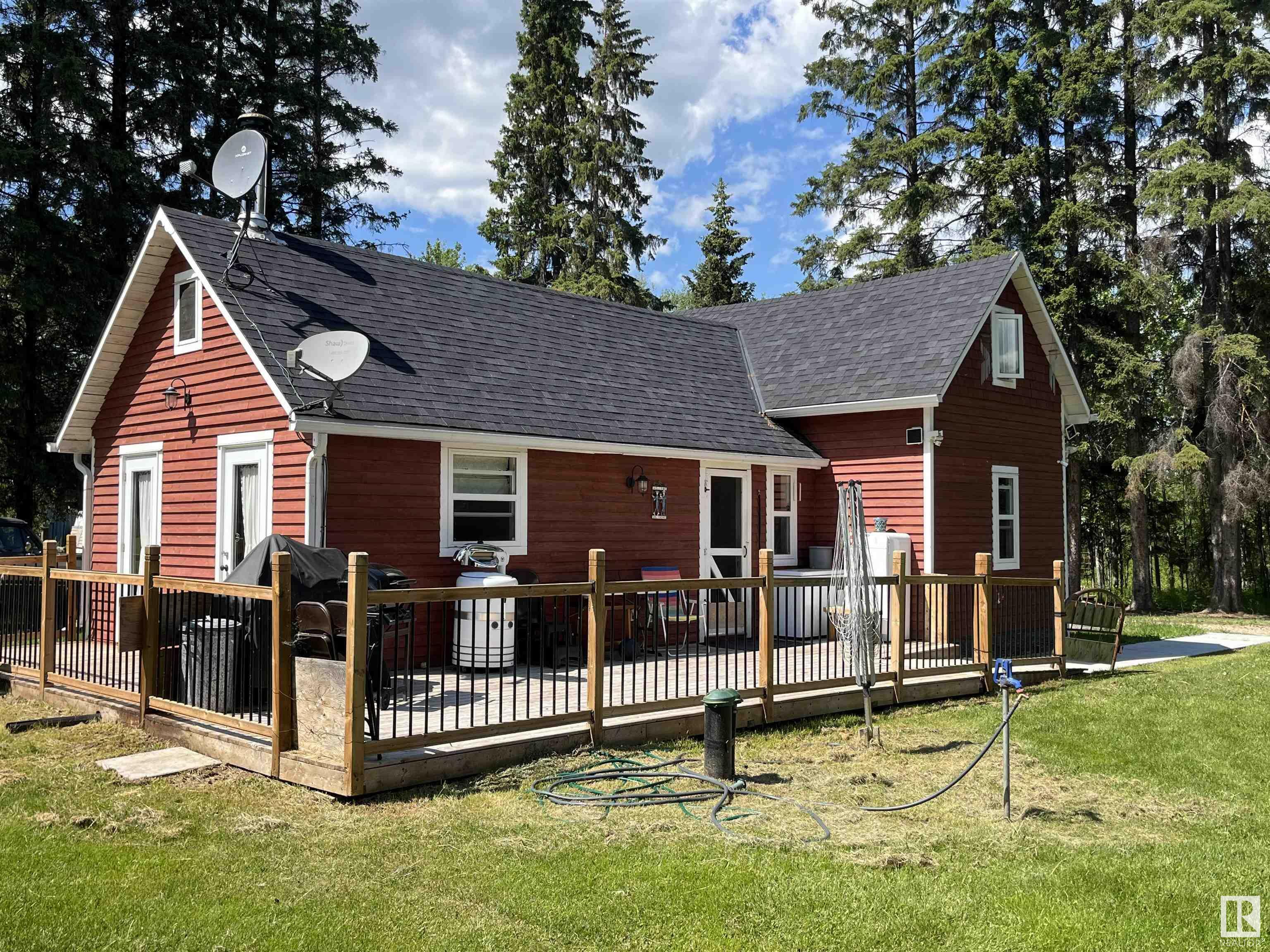 Property Photo:  56115 Rge Rd 53A  AB T0E 0J0 