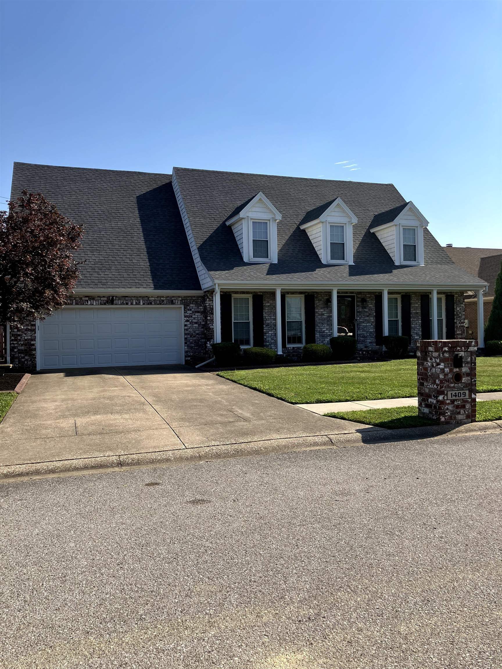 Property Photo: 1409 Coventry Lane KY 42301