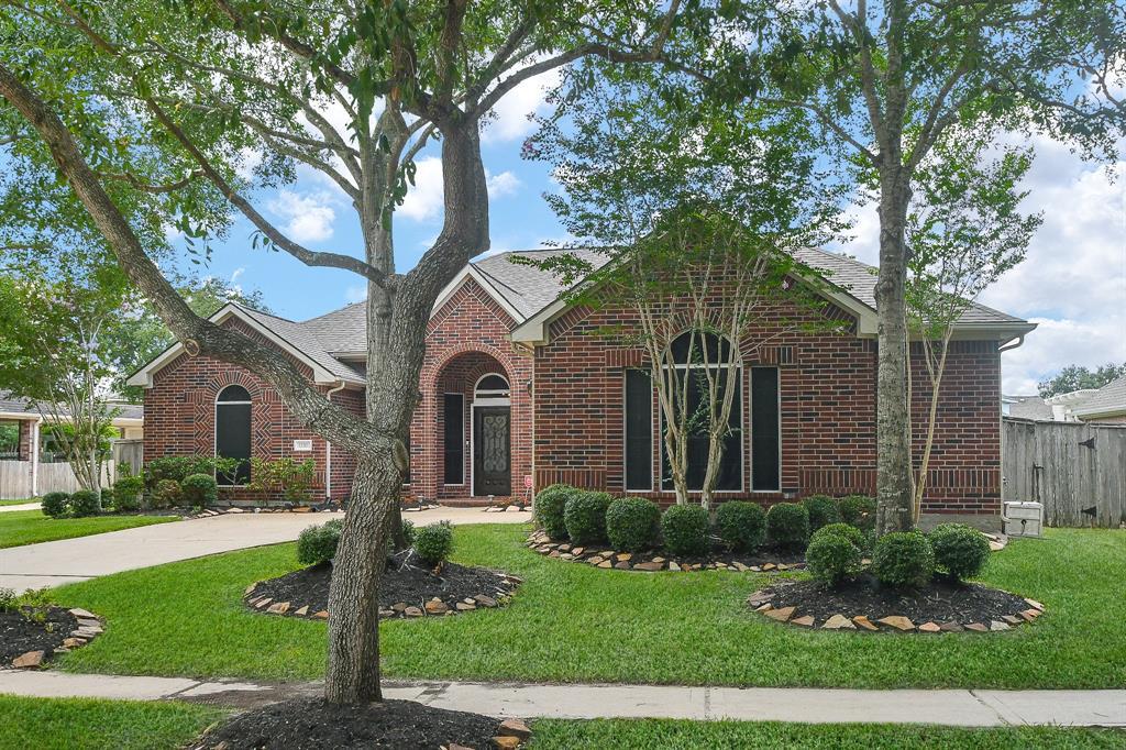 Property Photo: 1110 Paralee Drive TX 77494