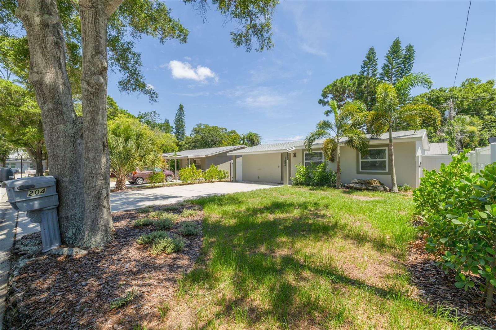 Property Photo:  7204 51st Avenue N  FL 33709 