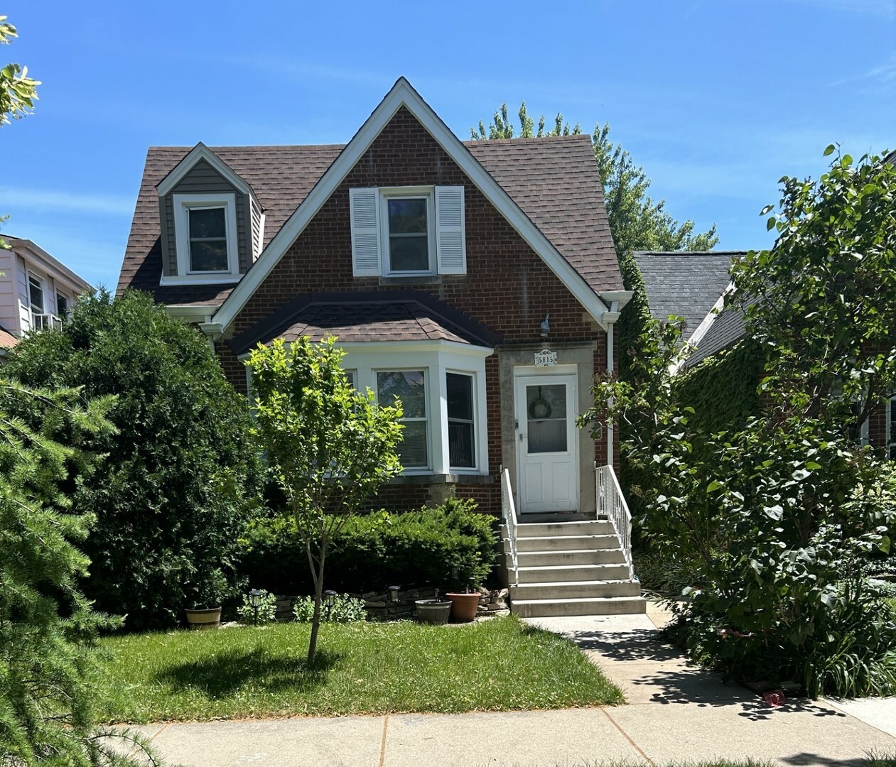 Property Photo:  5815 N Merrimac Avenue  IL 60646 