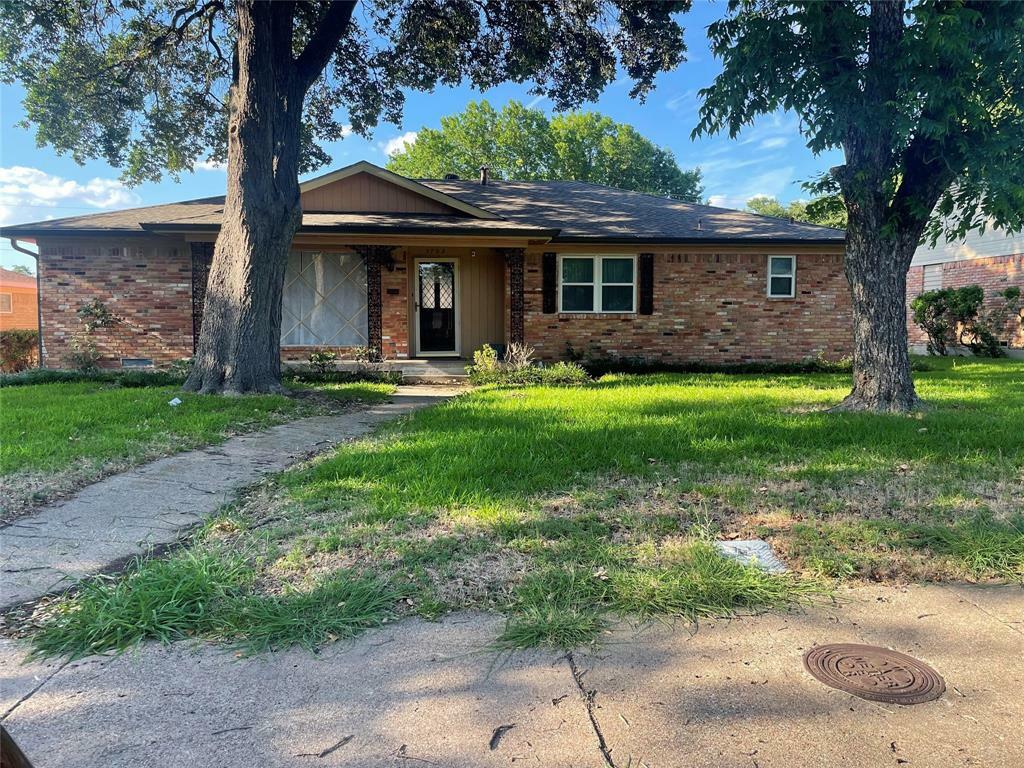 Property Photo:  5705 Twineing Street  TX 75227 