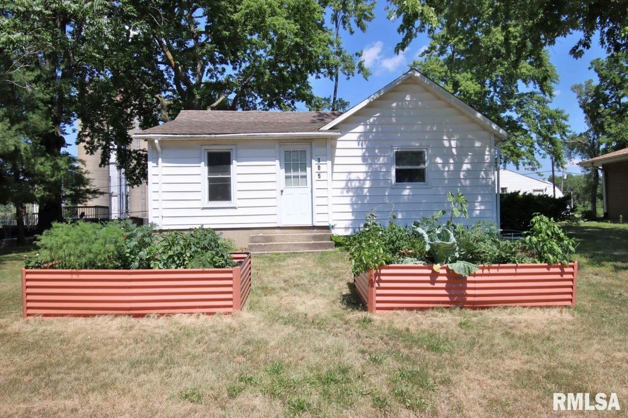 Property Photo:  305 N Washington Street  IL 61546 