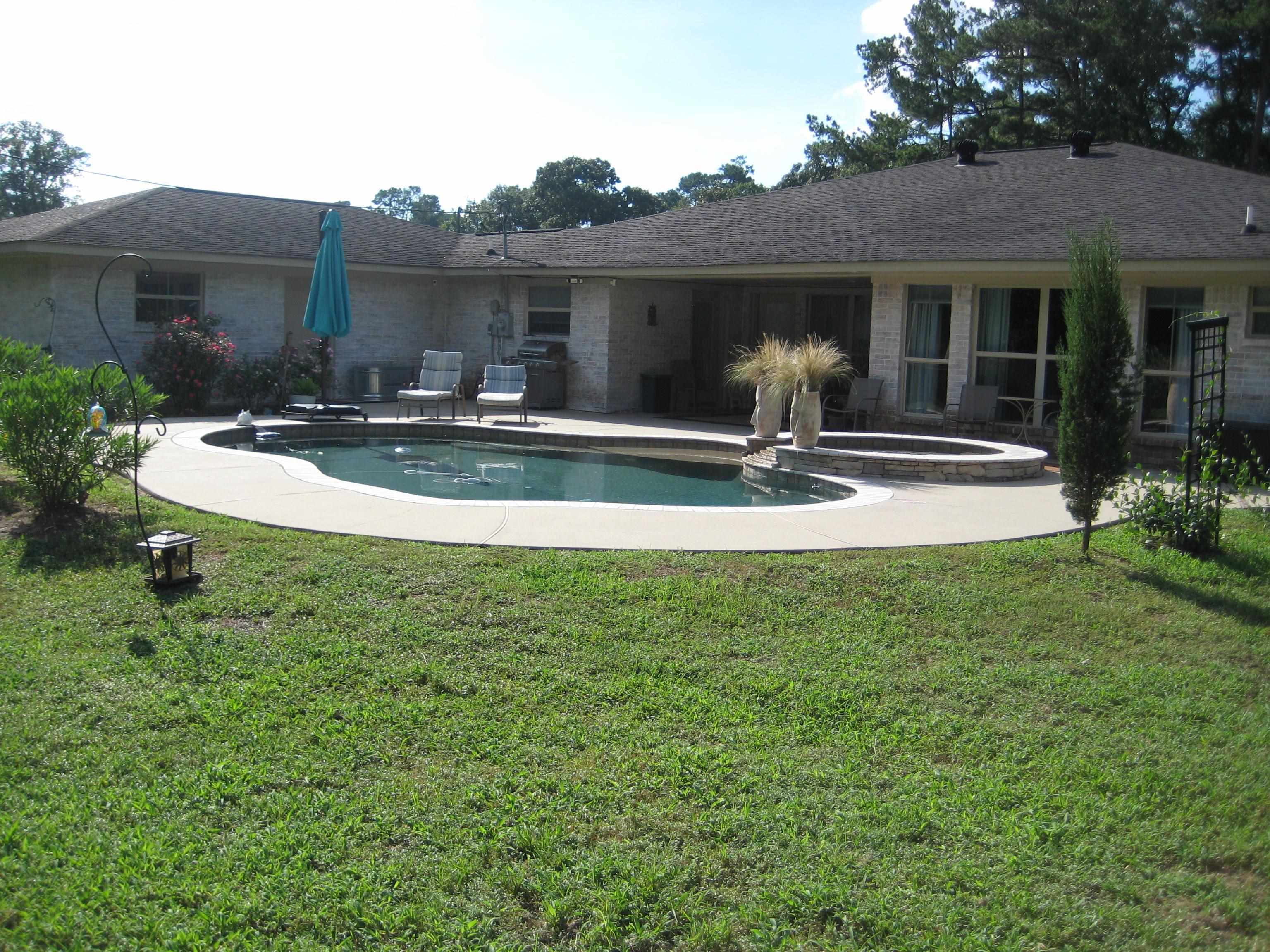 Property Photo:  301 Dogwood  TX 77663 