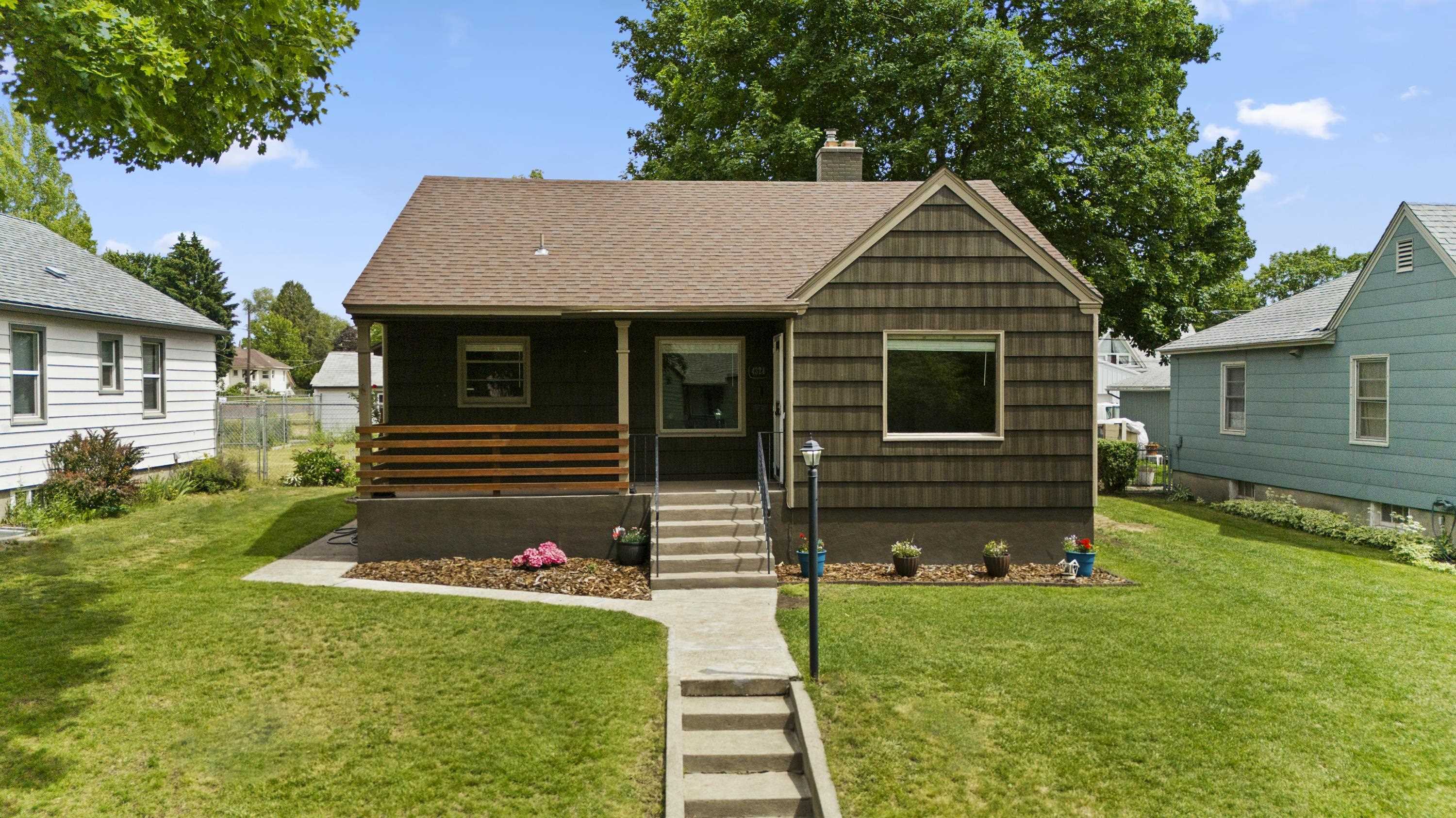 Property Photo:  4324 N Cedar St  WA 99205 