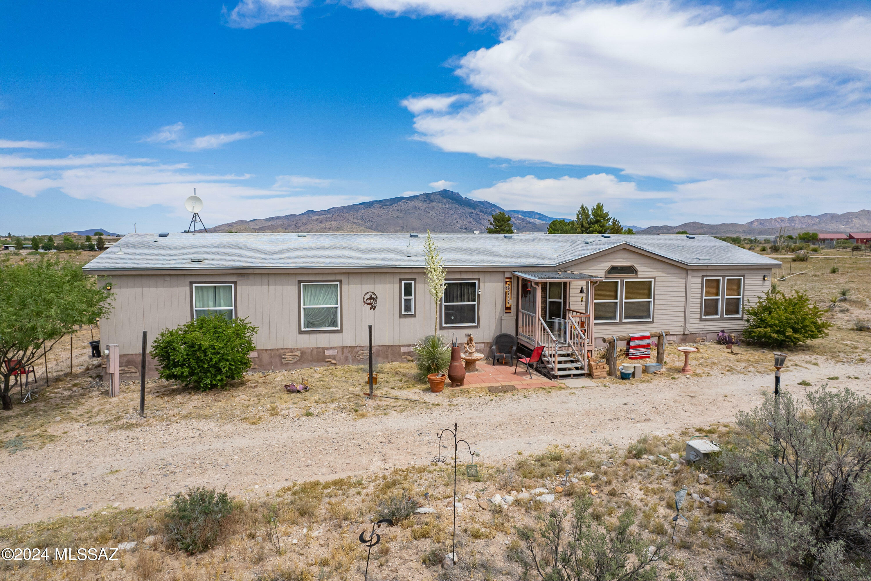 Property Photo:  25307 E Old Dusty Trail  AZ 85602 