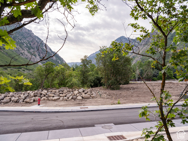 Property Photo: 9674 S Quail Hill Ln 113 UT 84092