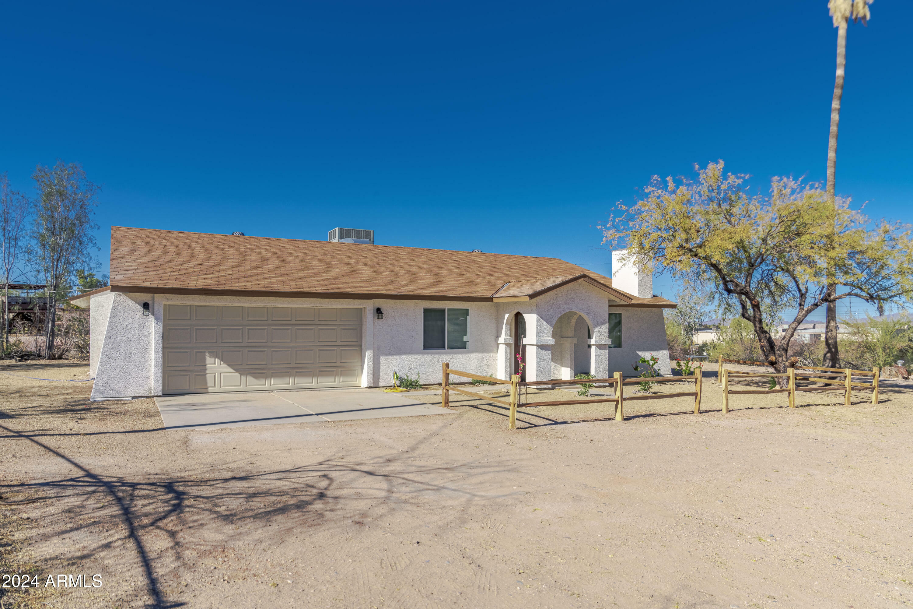 Property Photo:  905 Oasis Drive  AZ 85390 