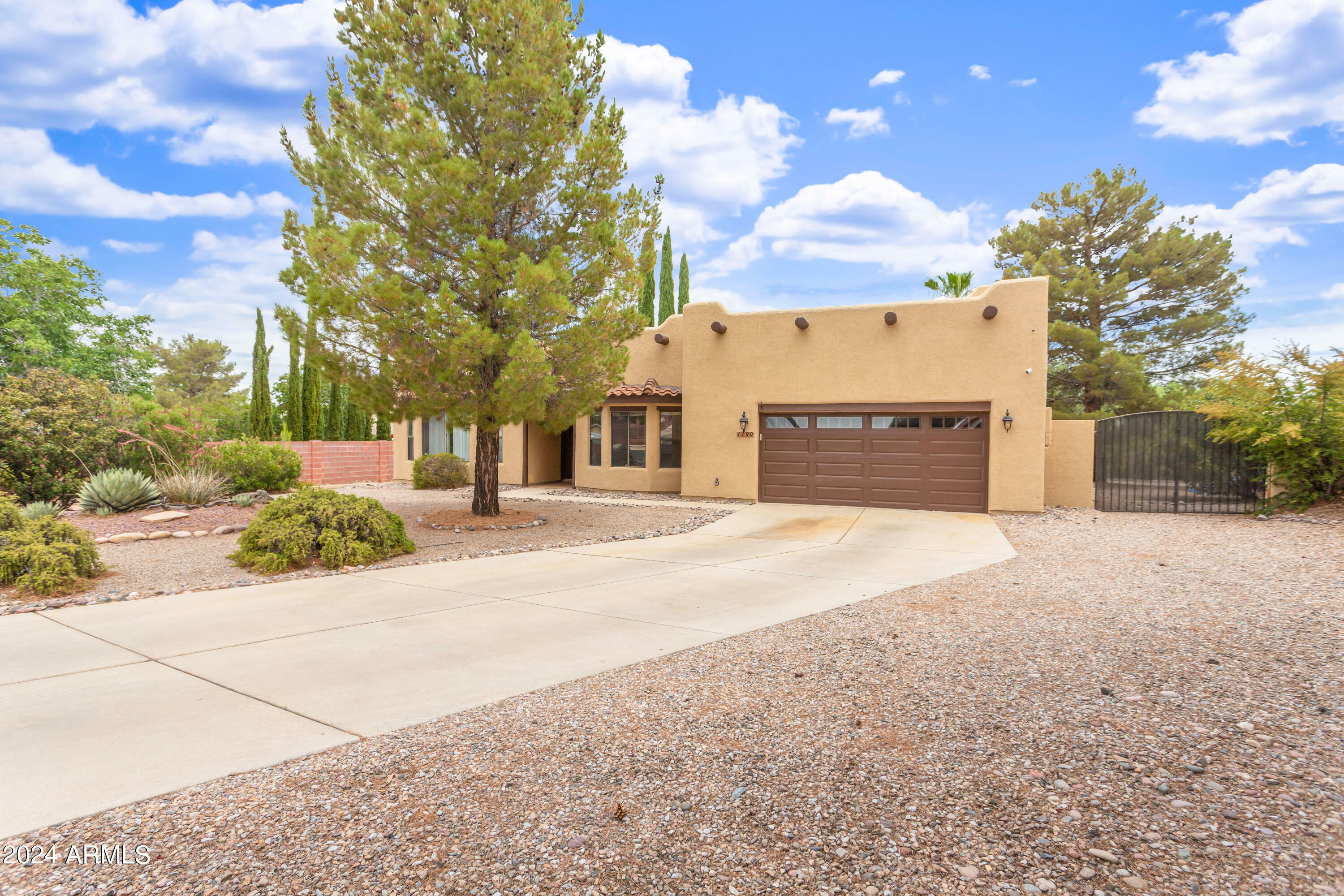 Property Photo:  1190 Exeter Drive  AZ 85635 