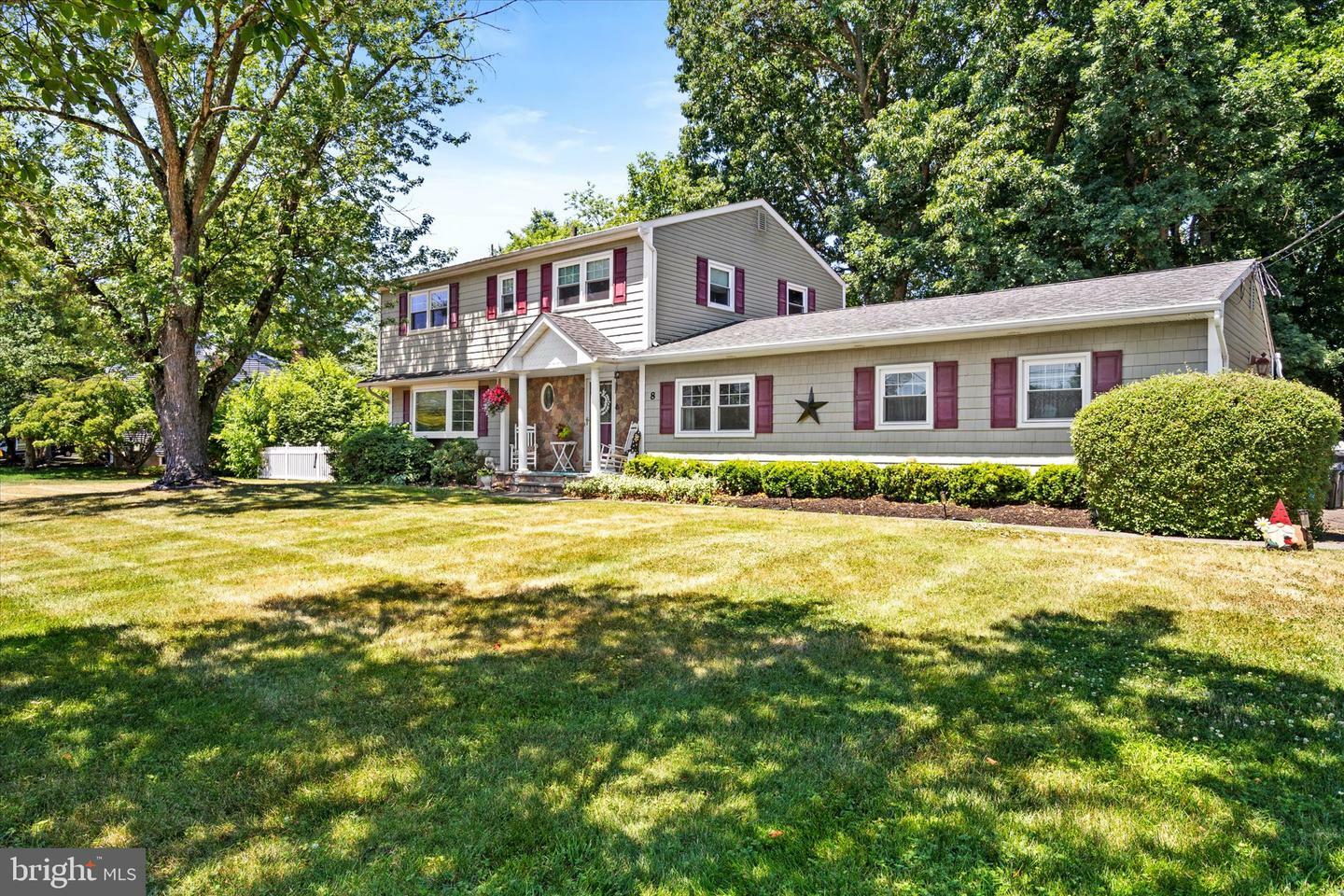 Property Photo:  8 Exeter Court  NJ 08520 