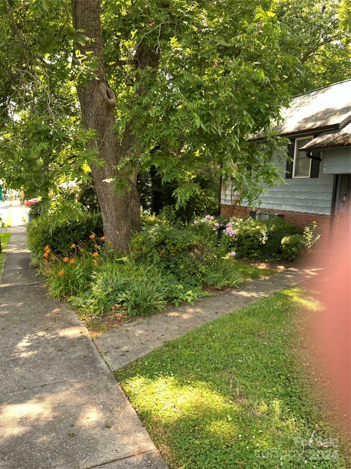 Property Photo:  228 N Ellis Street 5  NC 28144 