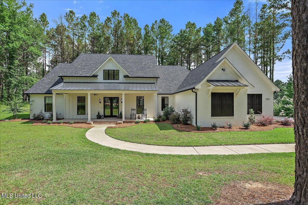 Property Photo:  500 Viewpointe Way  MS 39056 