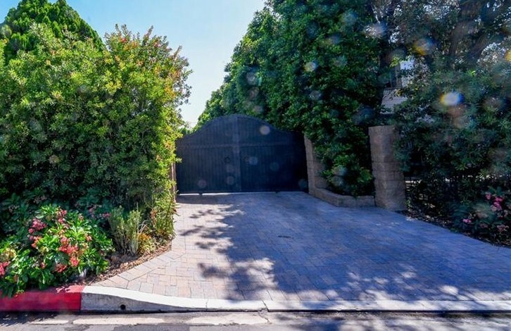 Property Photo:  4410 Mammoth Avenue  CA 91423 