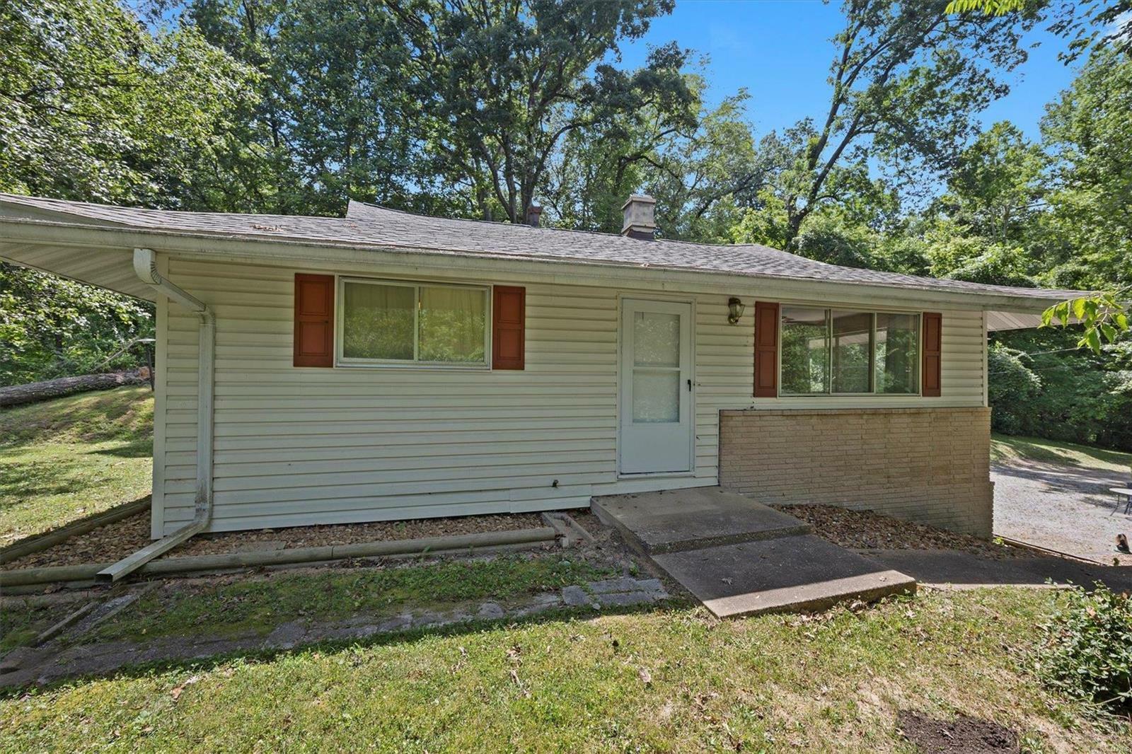 Property Photo: 496 N 66th Street IL 62223
