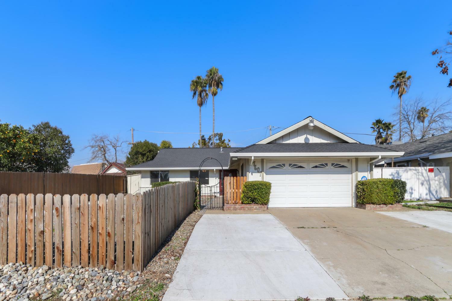 Property Photo:  7607 Samantha Way  CA 95828 