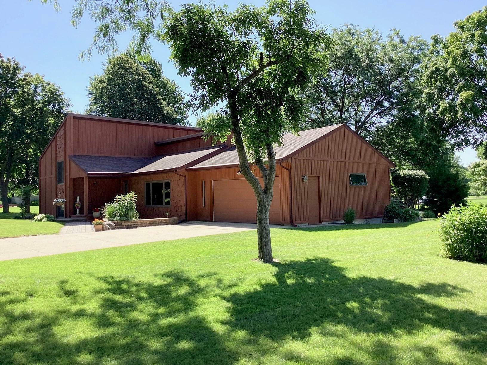 Property Photo:  1301 Oriole Drive  MN 56007 