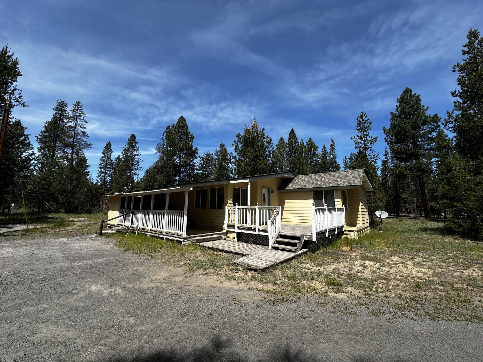 Property Photo: 51385 Riverland Avenue OR 97739