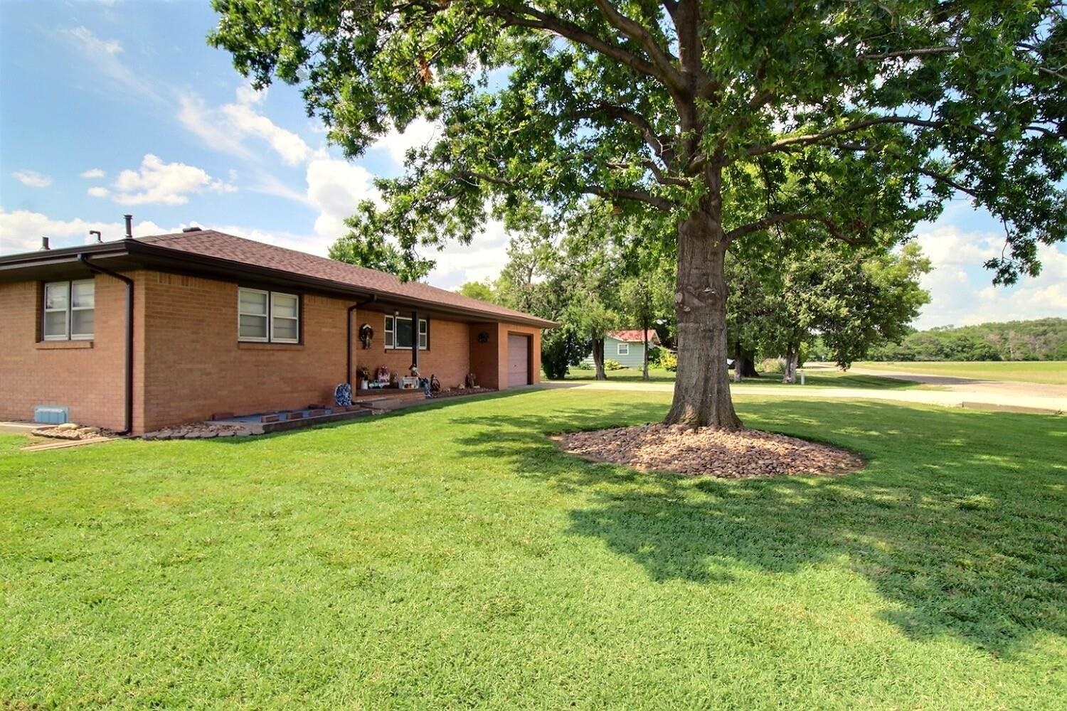 Property Photo:  2023 N Sunrise  KS 67235 