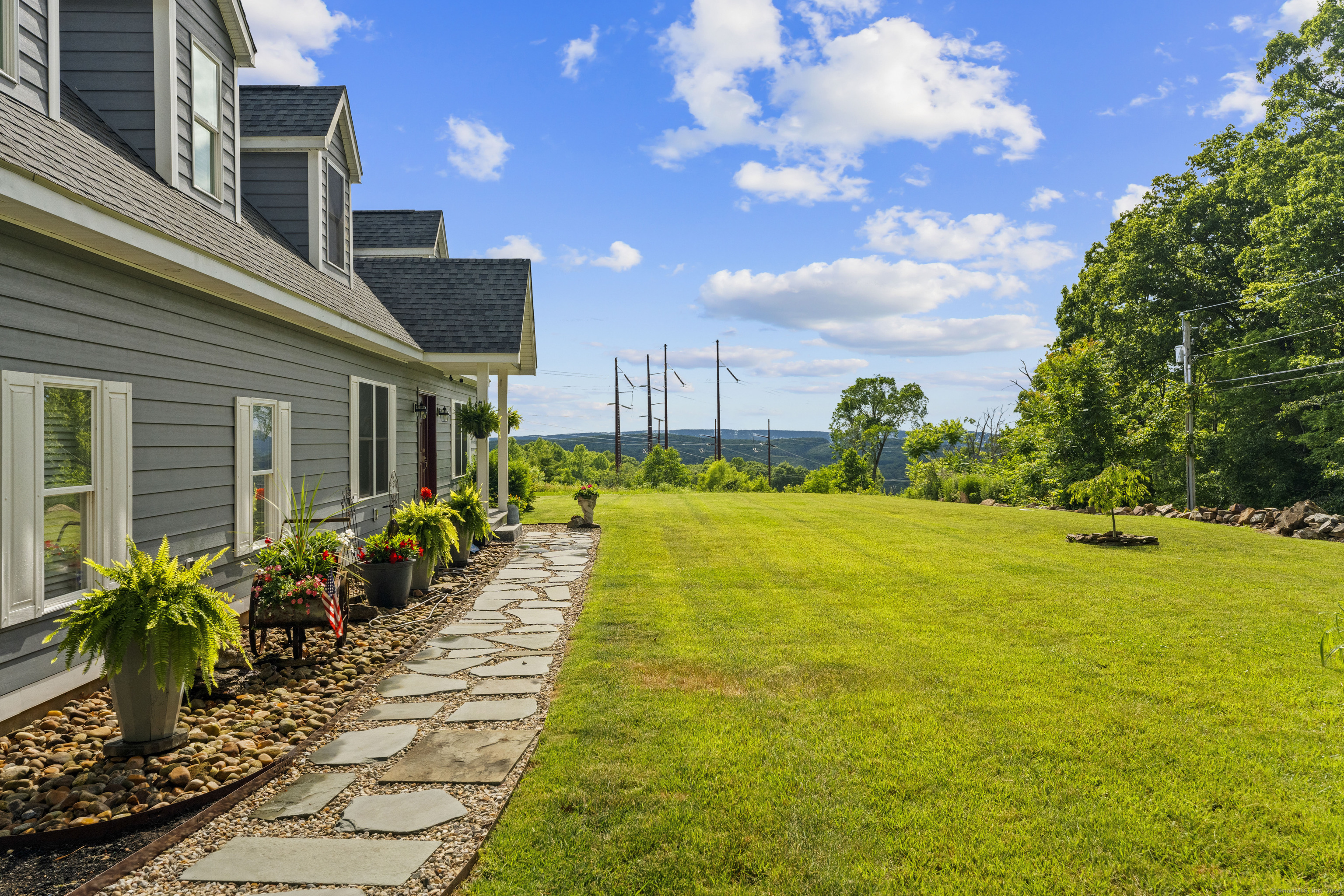 Property Photo:  125 East Mount Road  CT 06457 