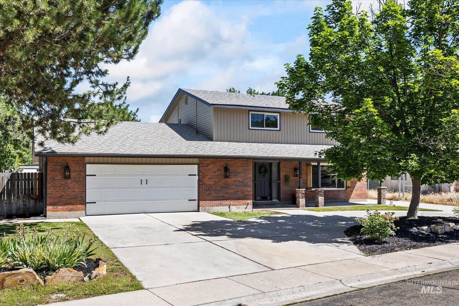 Property Photo:  10094 W Barnsdale Dr.  ID 83704 