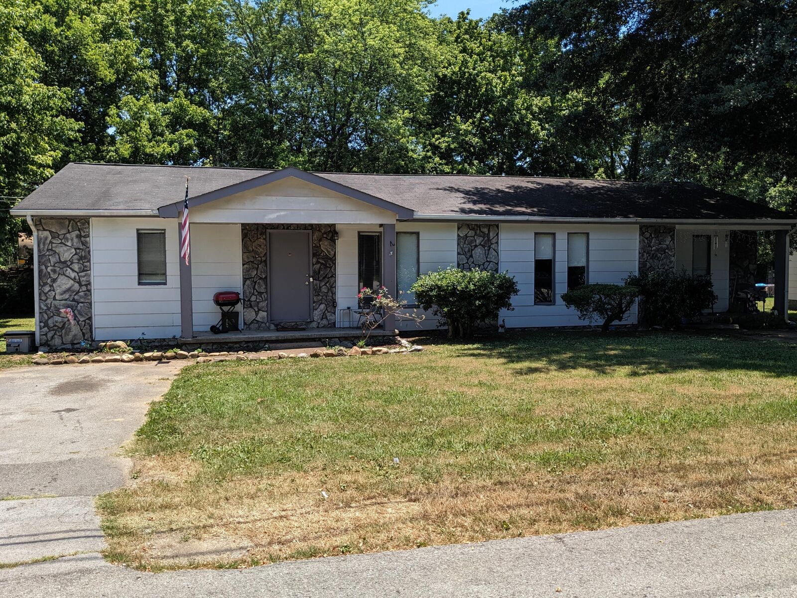 Property Photo: 10040 Walden Street TN 37379
