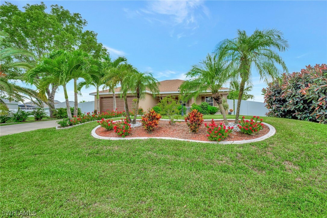 Property Photo:  1206 NE 5th Avenue  FL 33909 