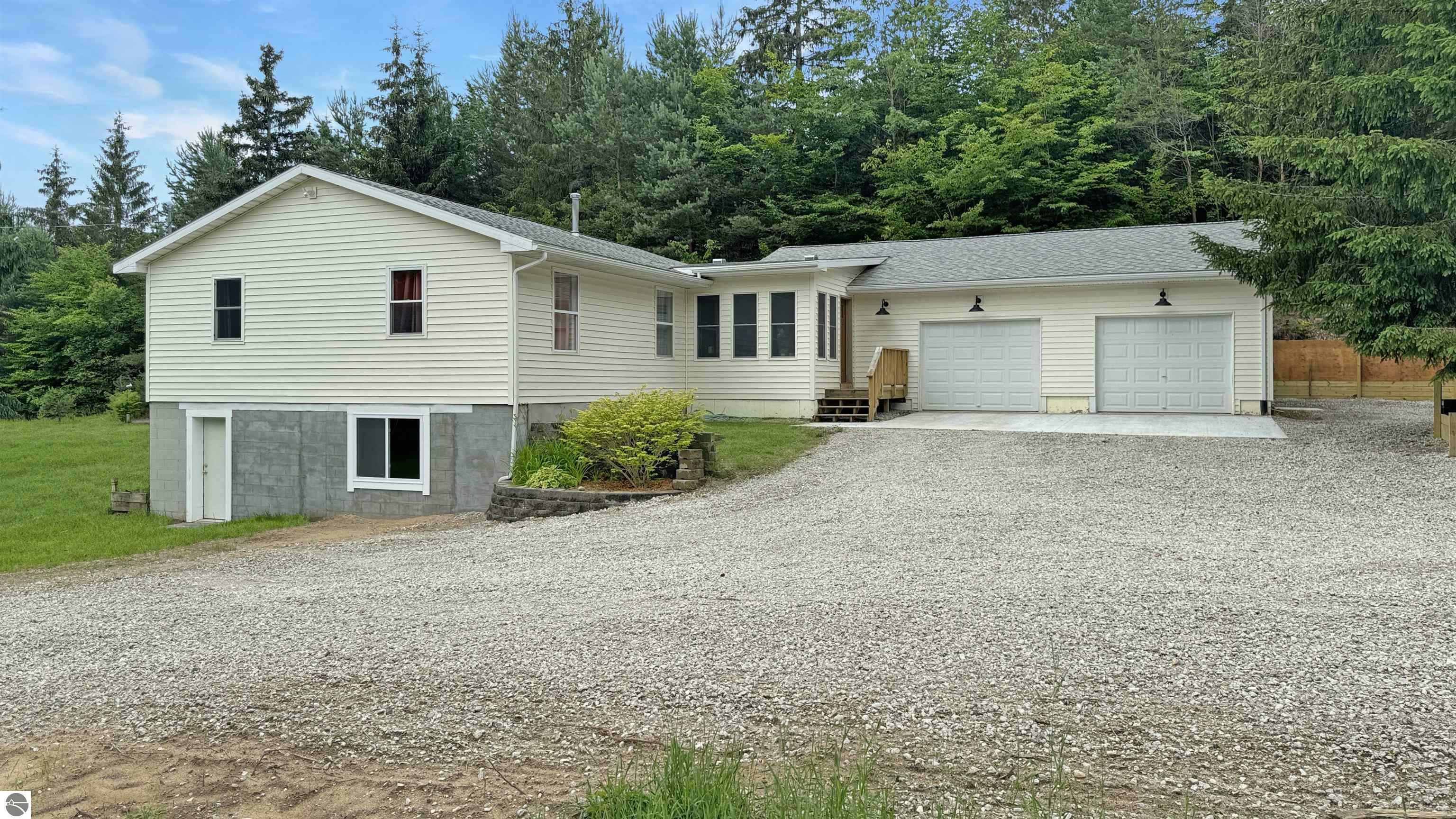 Property Photo:  1844 E 28 Road  MI 49601 