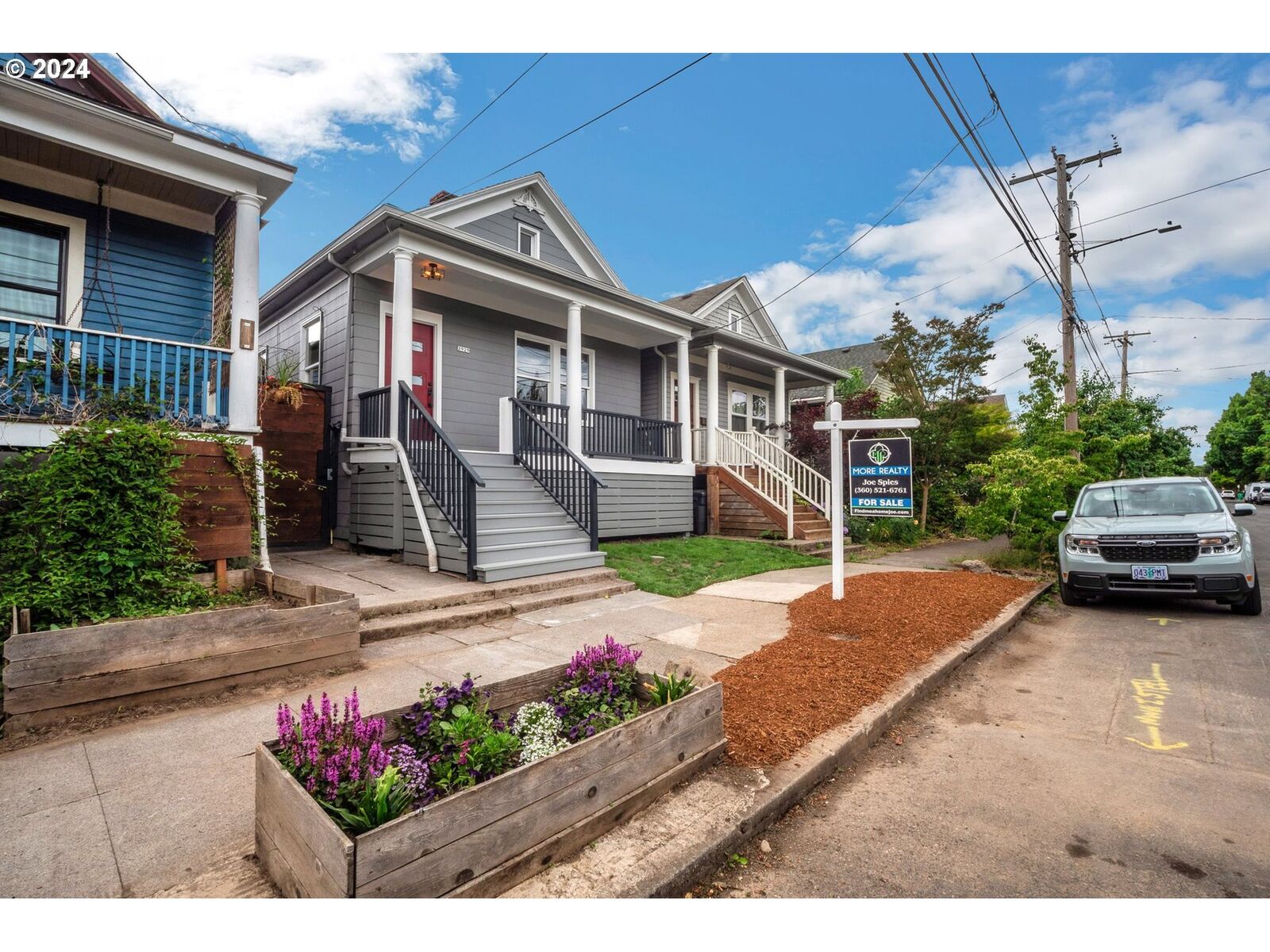 Property Photo:  2929 SE 17th Ave  OR 97202 