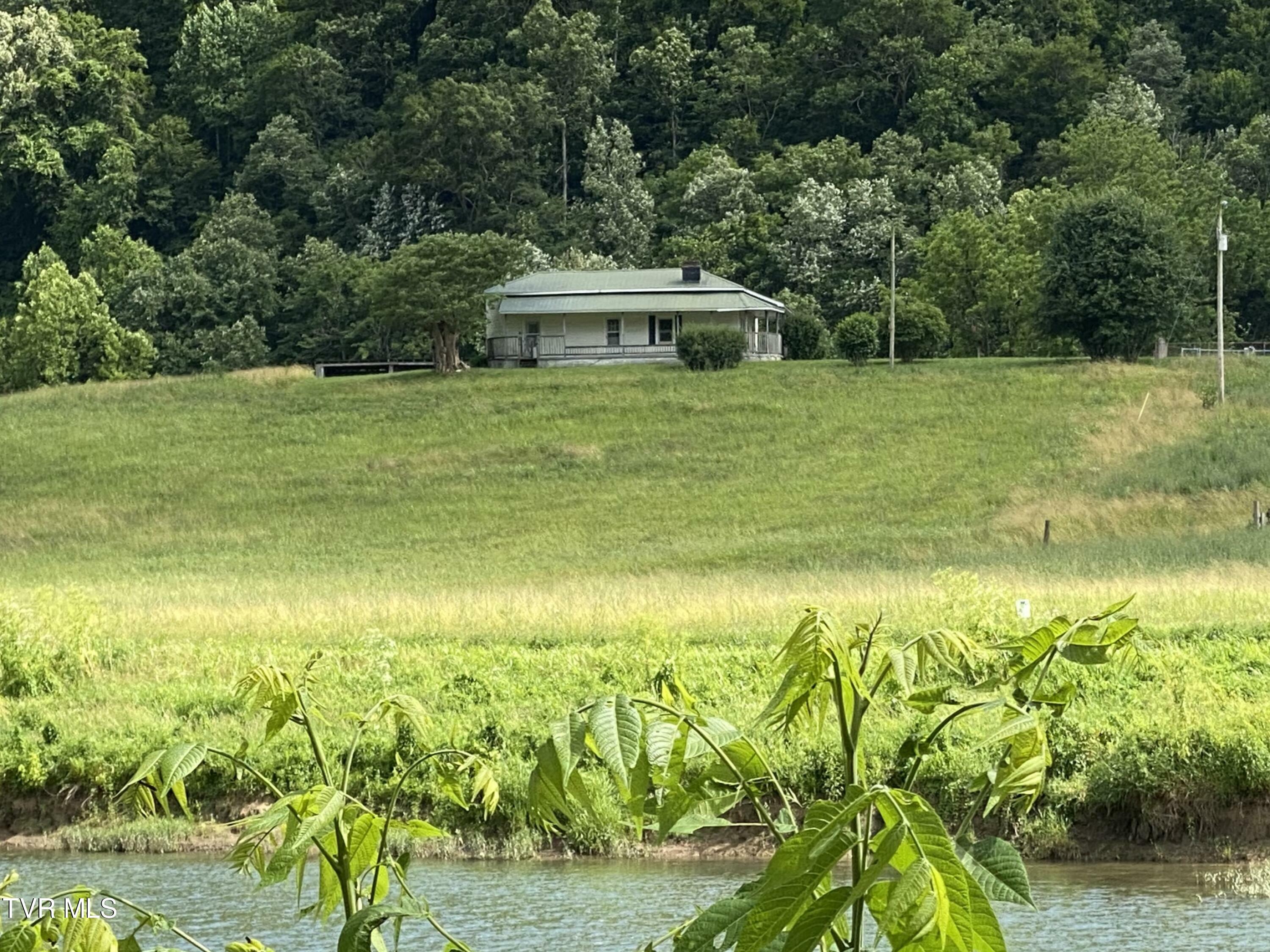 Property Photo:  215 Eb Hollow Road  TN 37731 