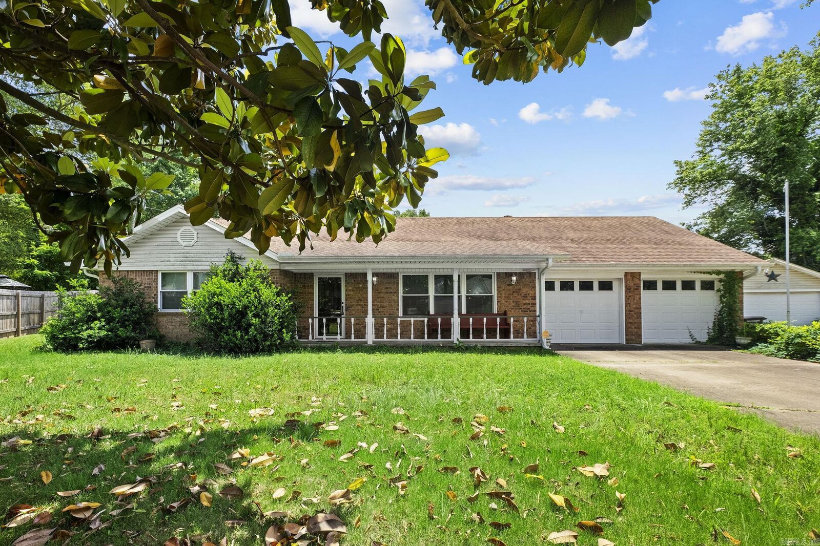 Property Photo: 709 Nottingham Cove AR 72076