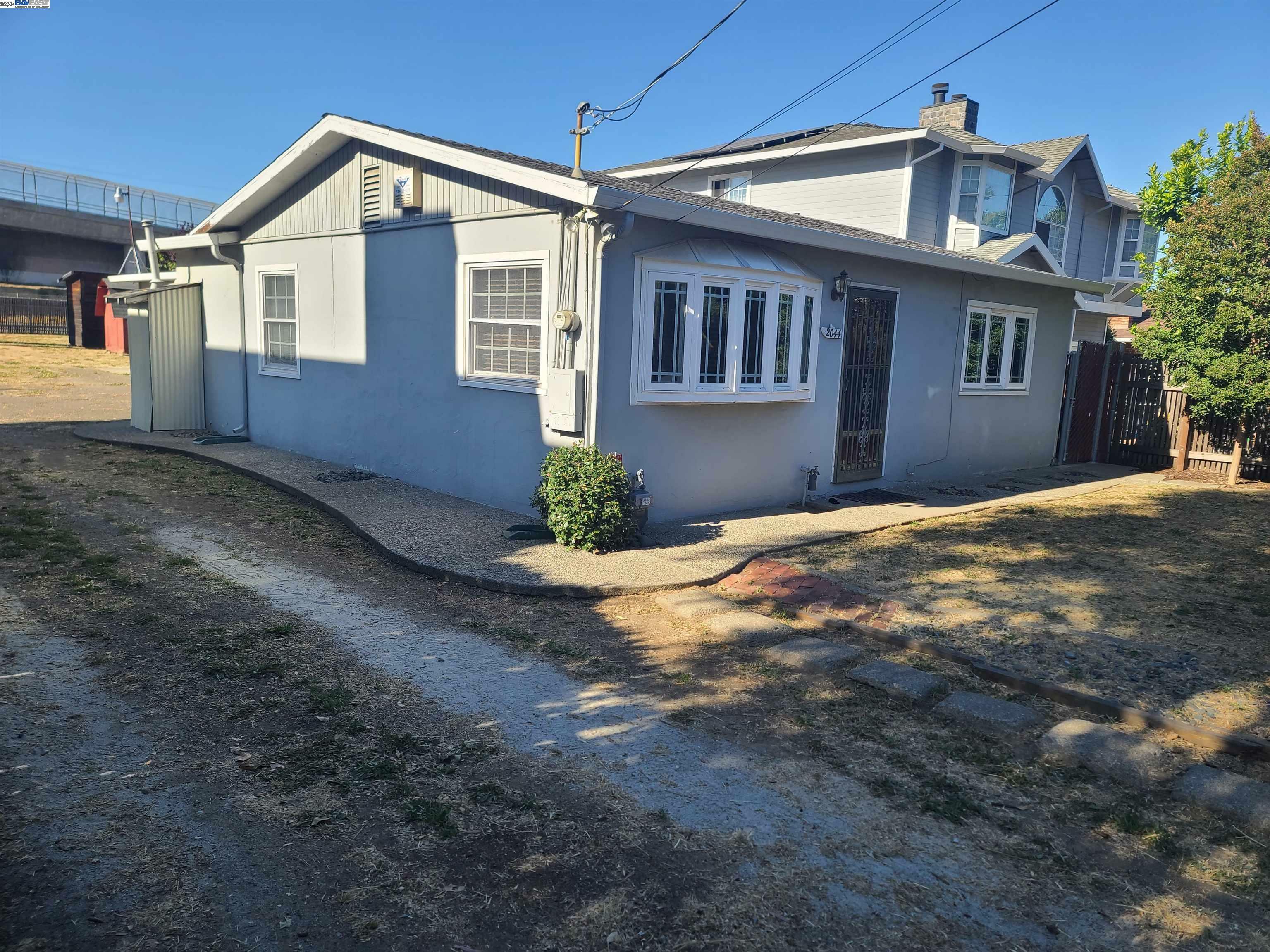 Property Photo:  2044 Vivian St  CA 94546 