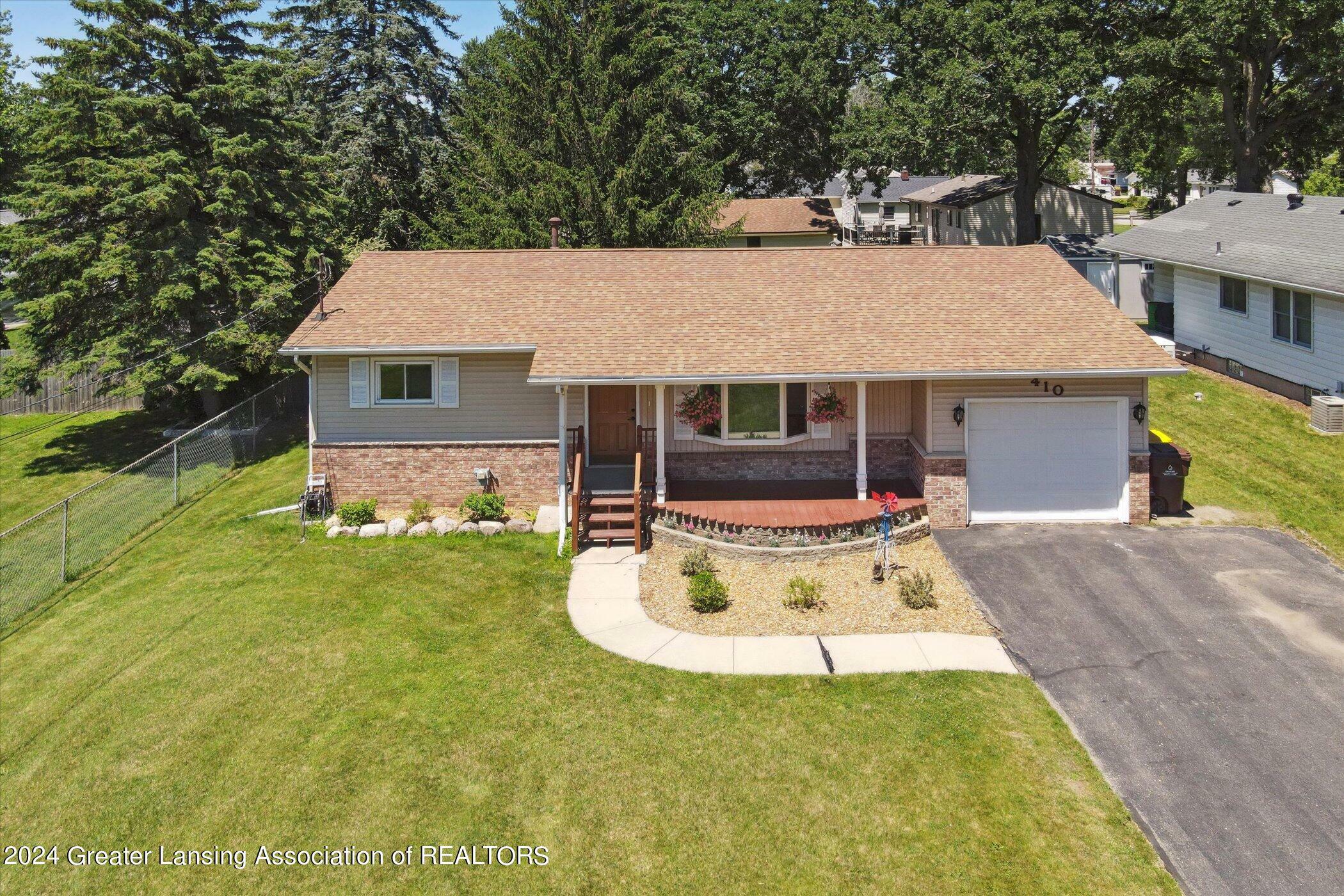 Property Photo: 410 W Madison Street MI 48820