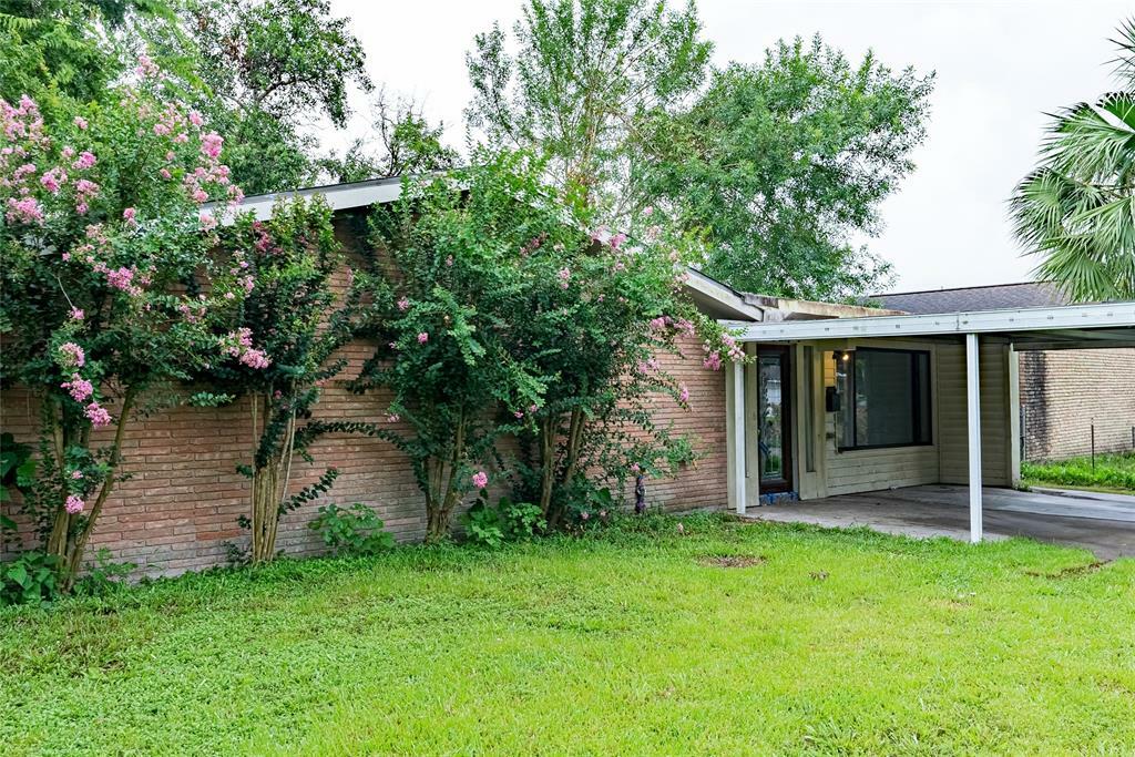 Property Photo:  6721 Stroud Drive  TX 77074 