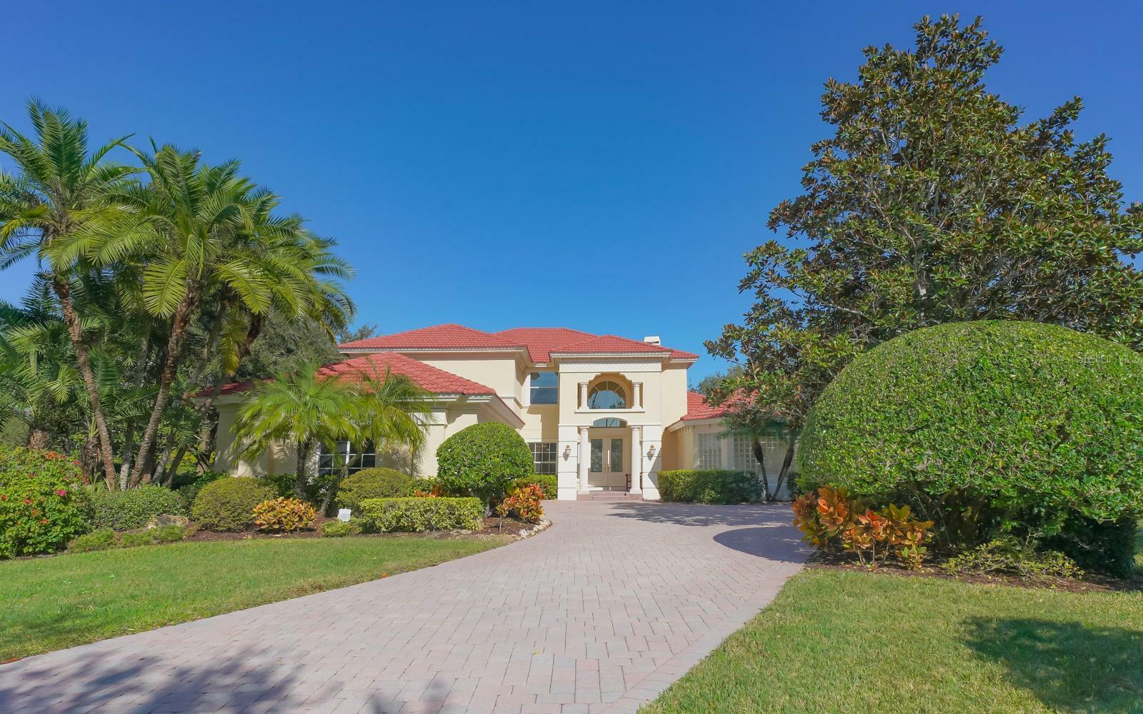 Property Photo:  738 Macewen Drive  FL 34229 