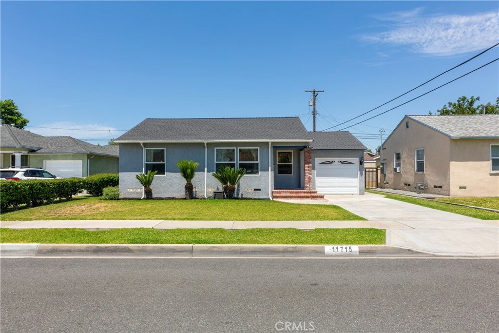 Property Photo:  11715 Pruess Avenue  CA 90241 