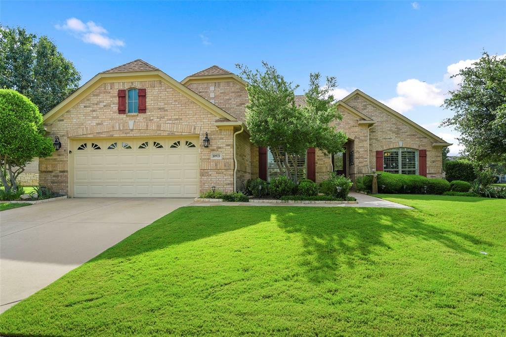 Property Photo:  10921 Sandstone Drive  TX 76207 