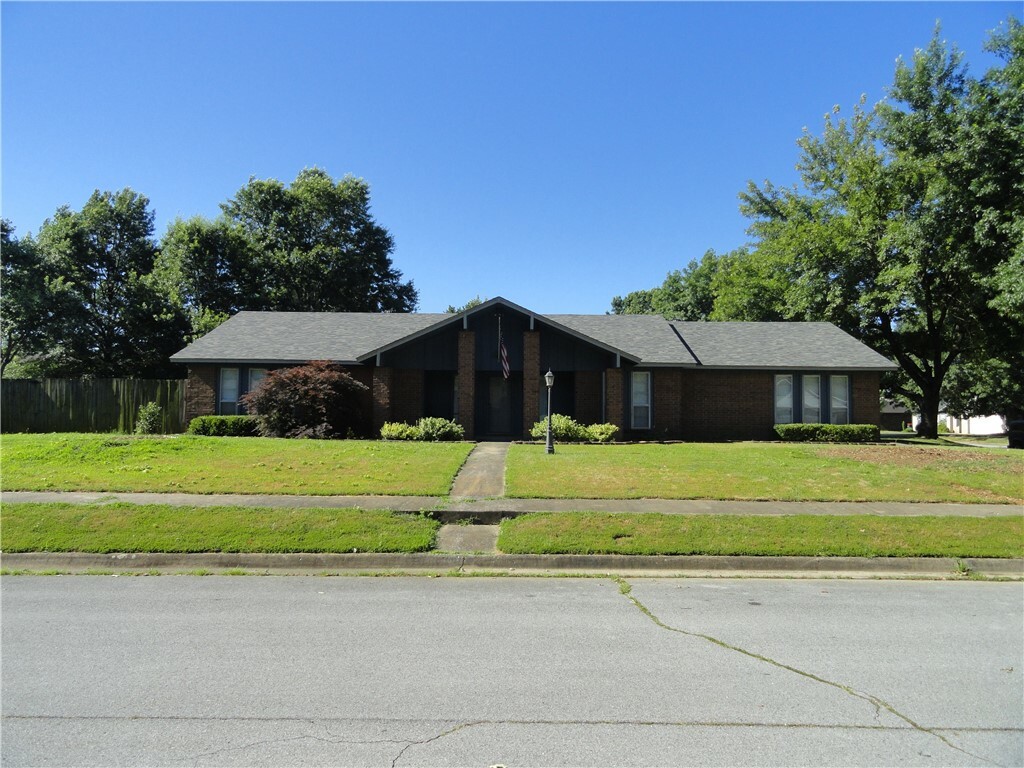 Property Photo: 1707 Ridgeview Drive AR 72762