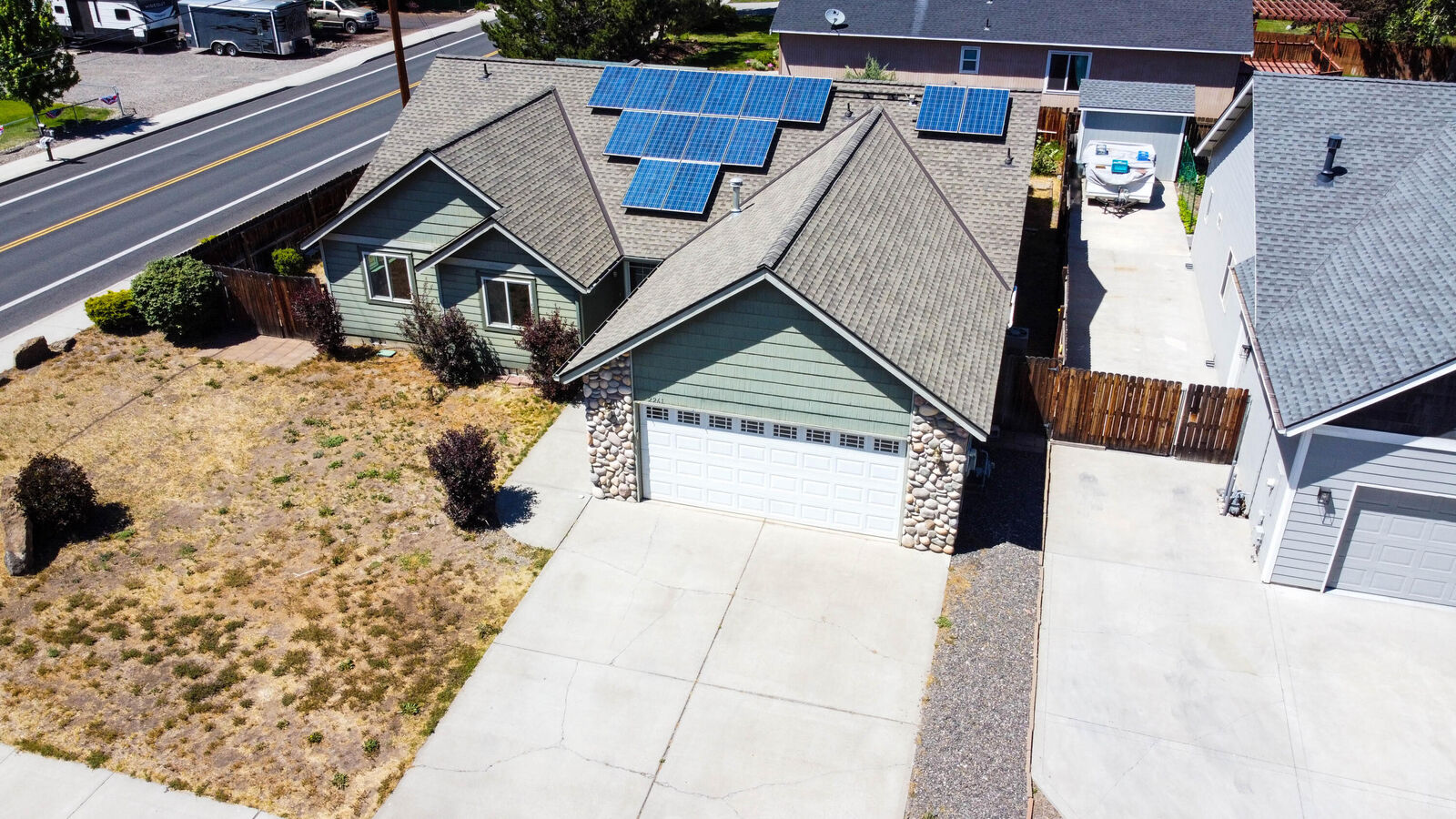 Property Photo:  2261 SW Reindeer Avenue  OR 97756 