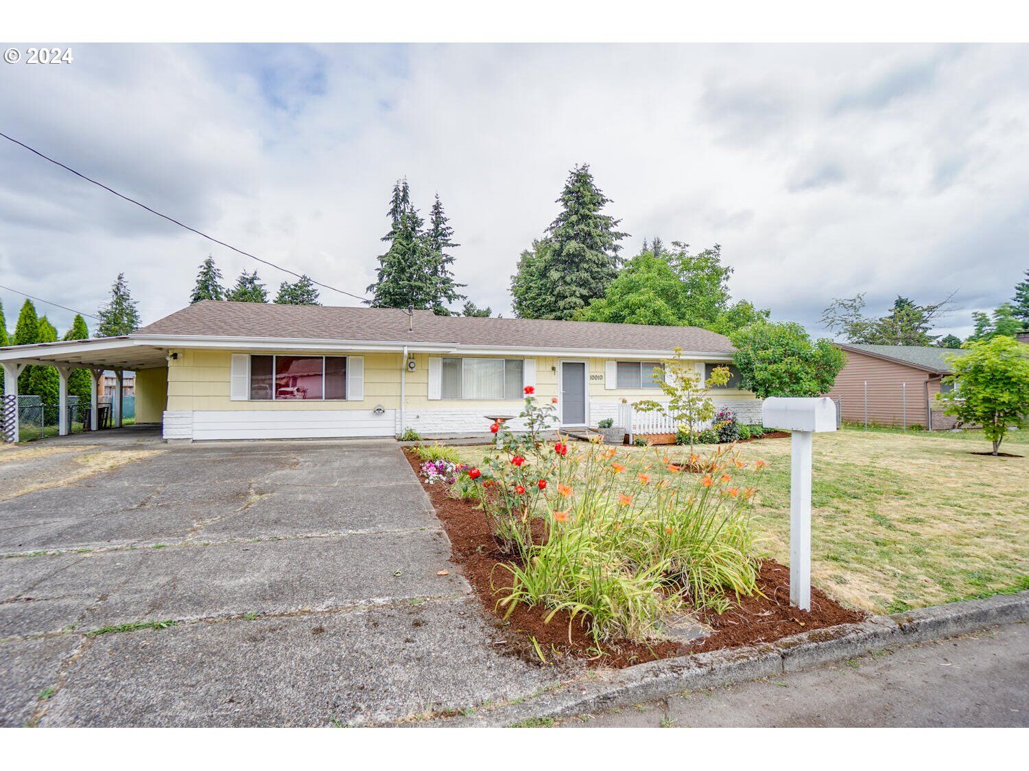 Property Photo:  10010 NE 74th St  WA 98662 
