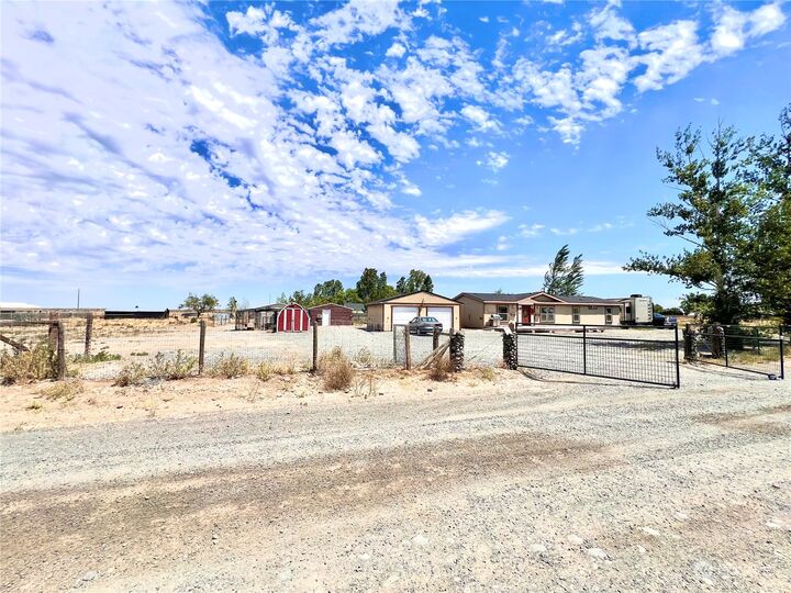 Property Photo:  7595 NE Bouldercrest Road W  WA 98837 