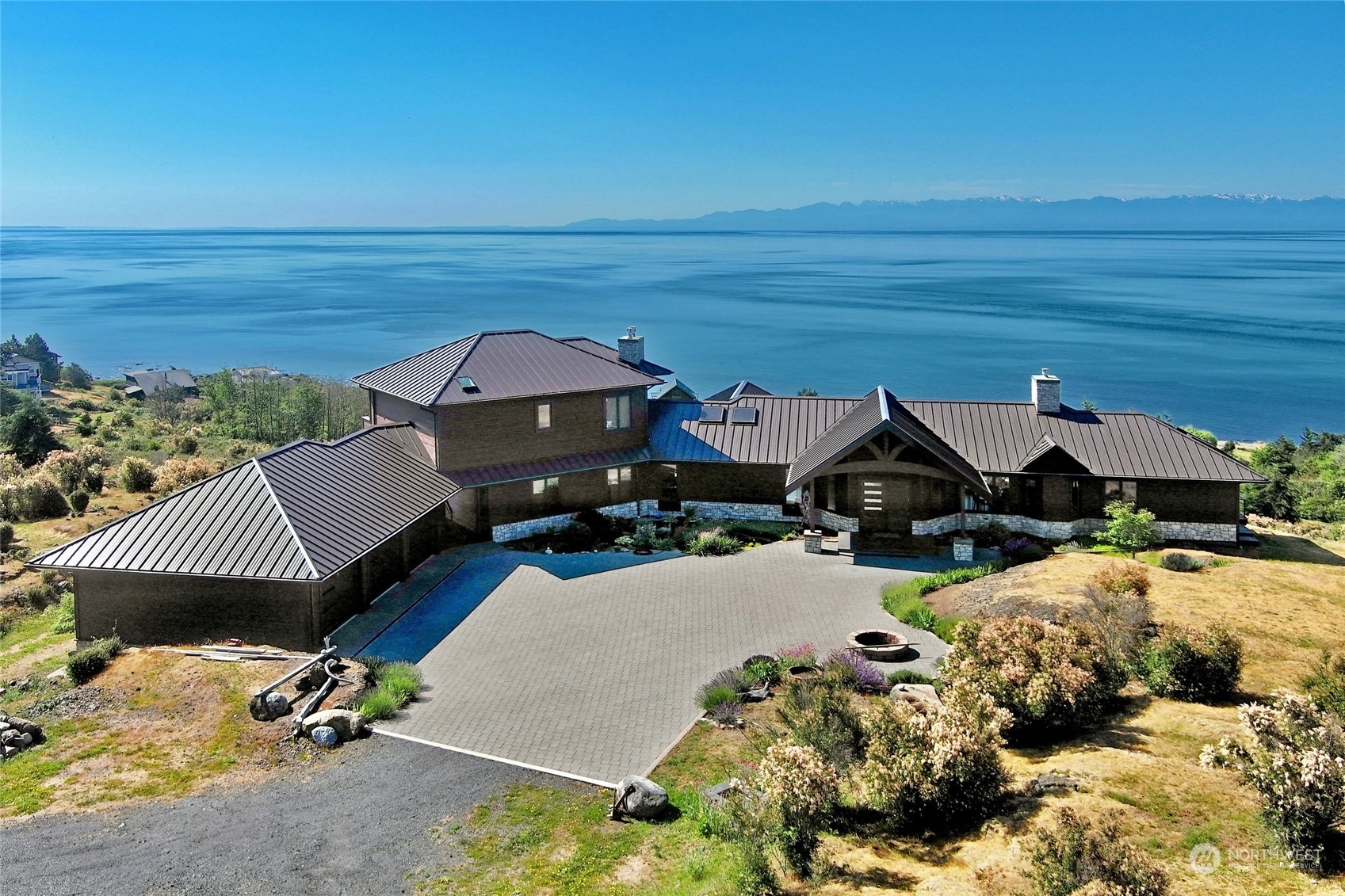 Property Photo:  115 Clipper Way  WA 98250 