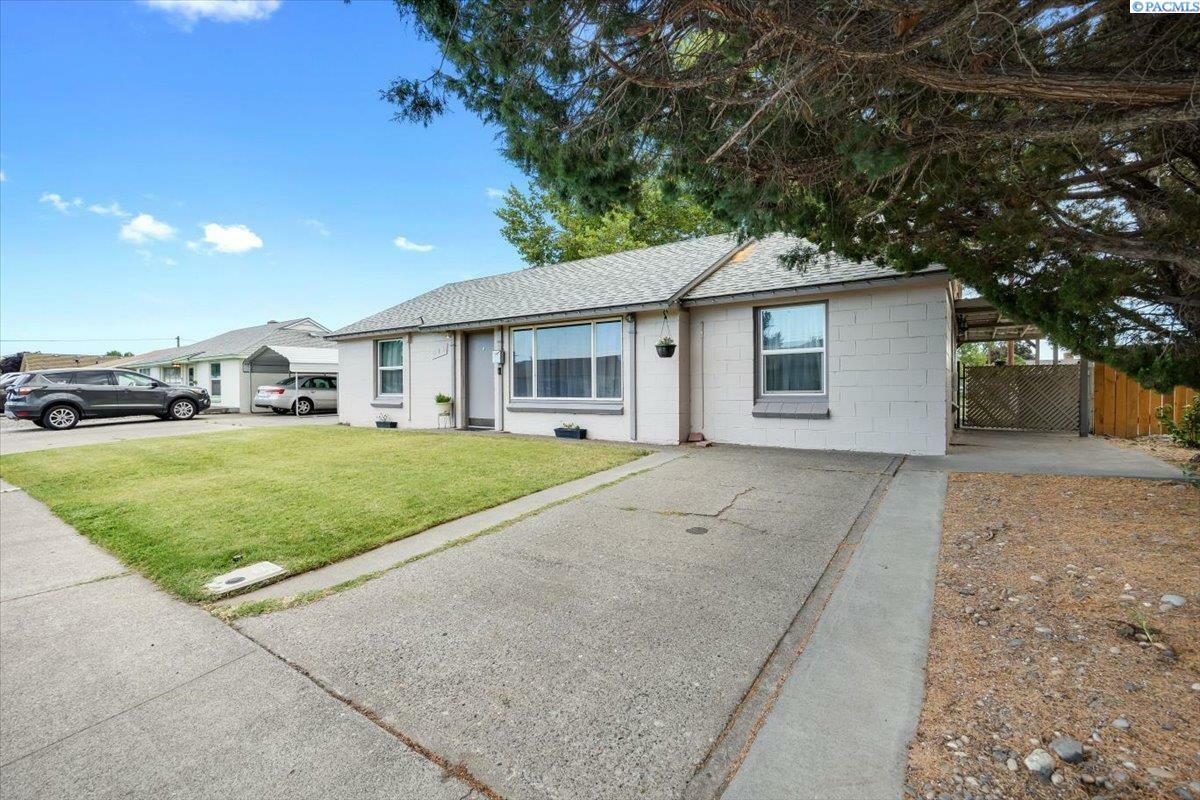 Property Photo:  910 S Garfield St  WA 99336 