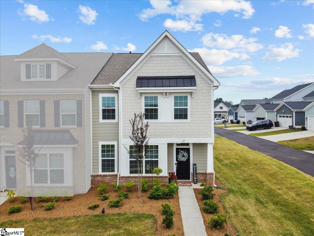 Property Photo: 32 Leander Drive SC 29651